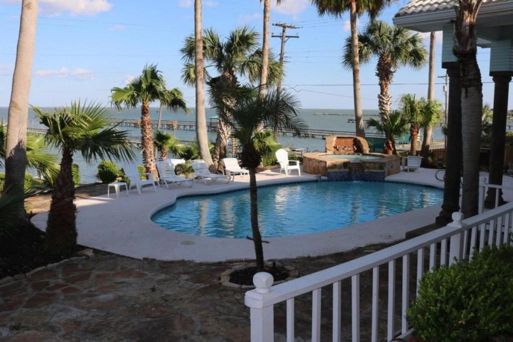 D&R Pelican Bay Resort ロックポート エクステリア 写真