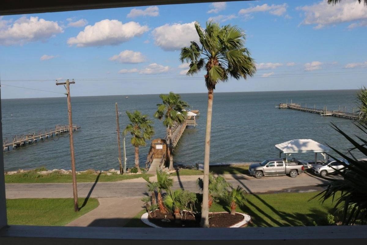 D&R Pelican Bay Resort ロックポート エクステリア 写真