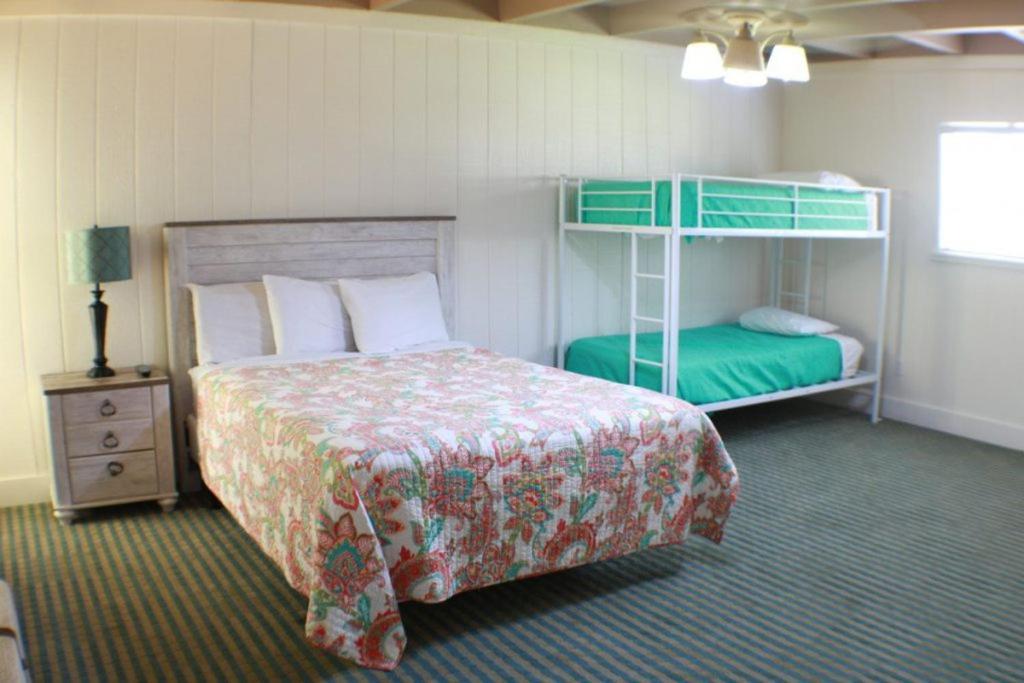 D&R Pelican Bay Resort ロックポート エクステリア 写真