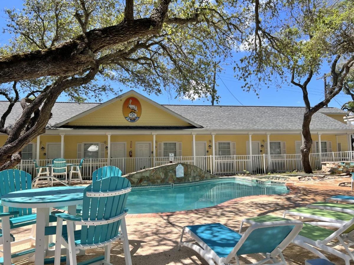 D&R Pelican Bay Resort ロックポート エクステリア 写真
