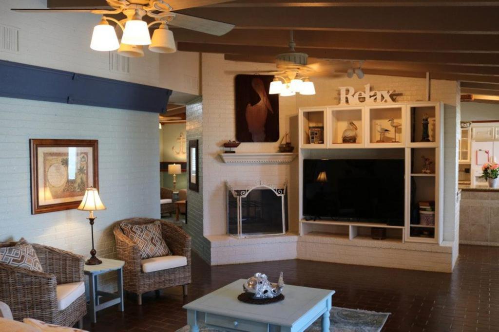 D&R Pelican Bay Resort ロックポート エクステリア 写真