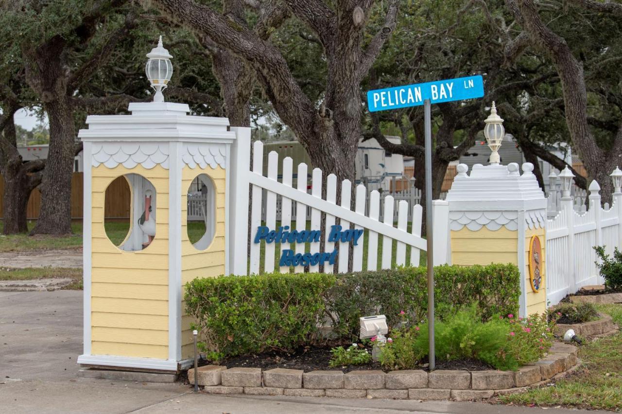D&R Pelican Bay Resort ロックポート エクステリア 写真